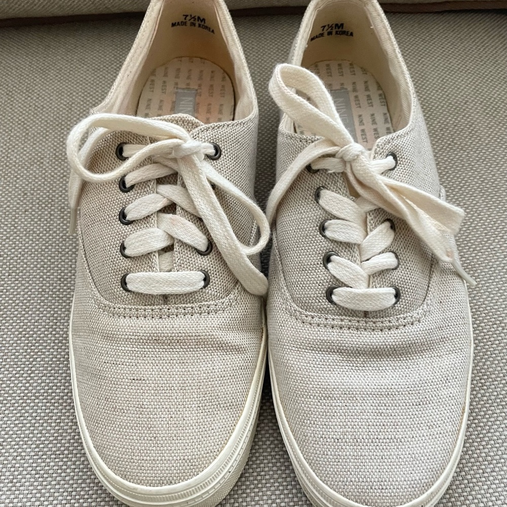 Nine West women’s Canvas Sneakers